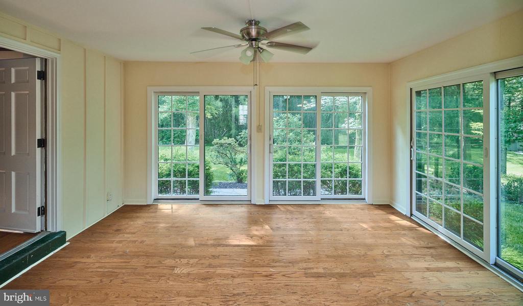 129 FOXCROFT DRIVE