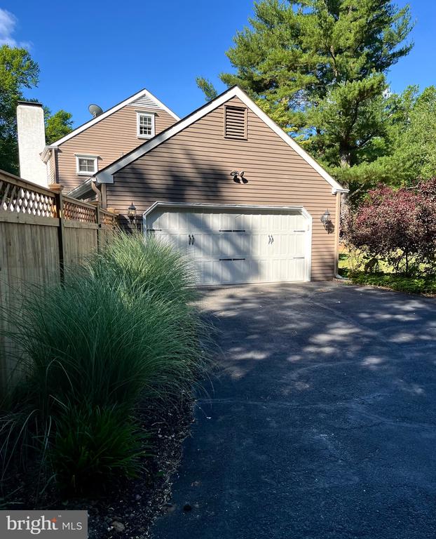 129 FOXCROFT DRIVE