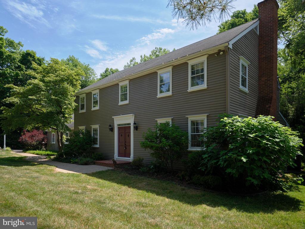 129 FOXCROFT DRIVE