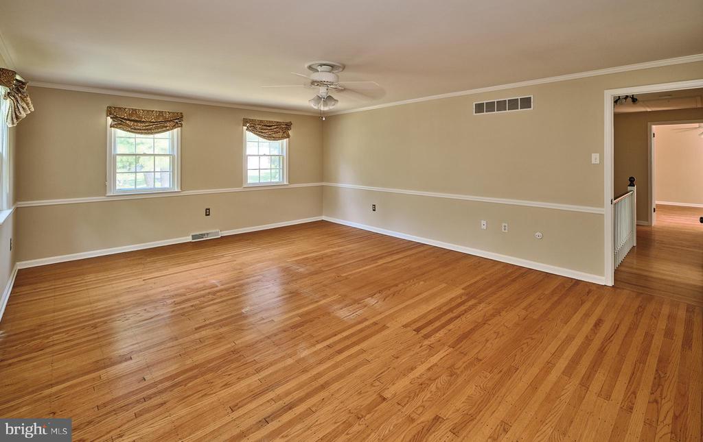 129 FOXCROFT DRIVE