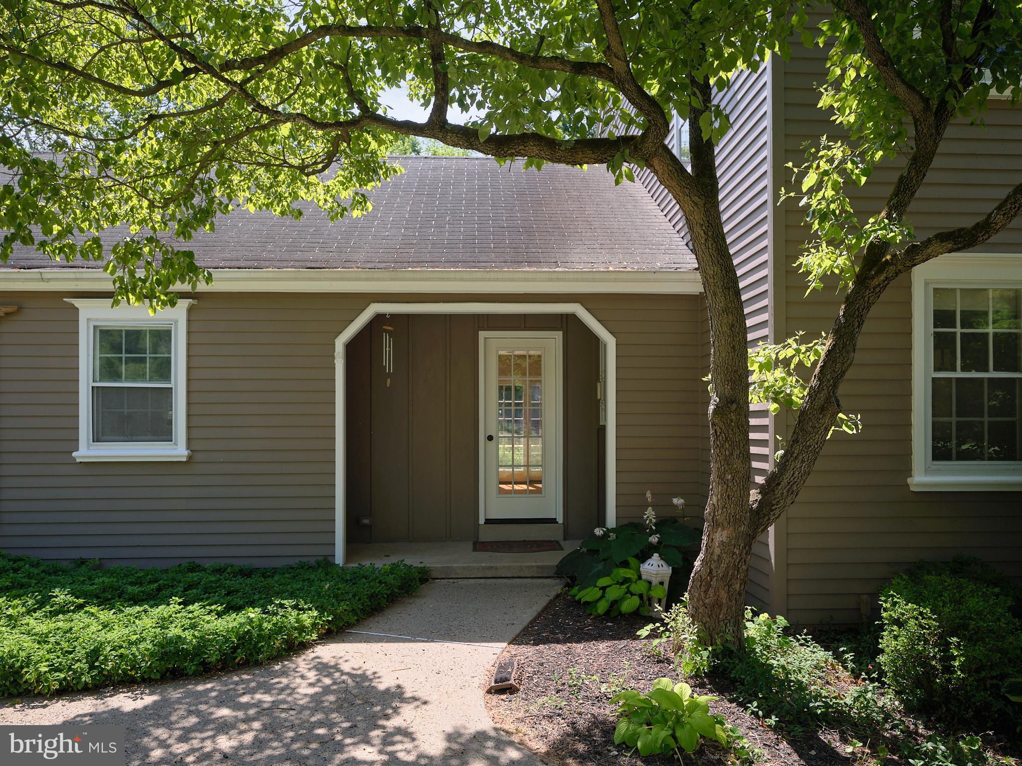 129 FOXCROFT DRIVE