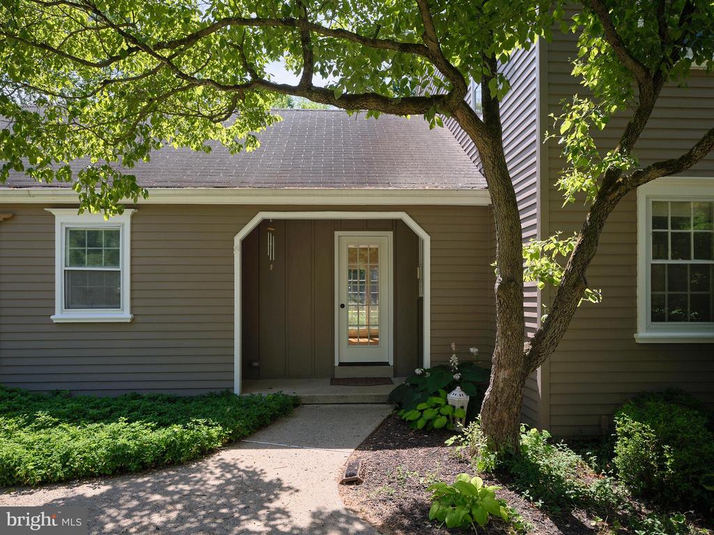 129 FOXCROFT DRIVE