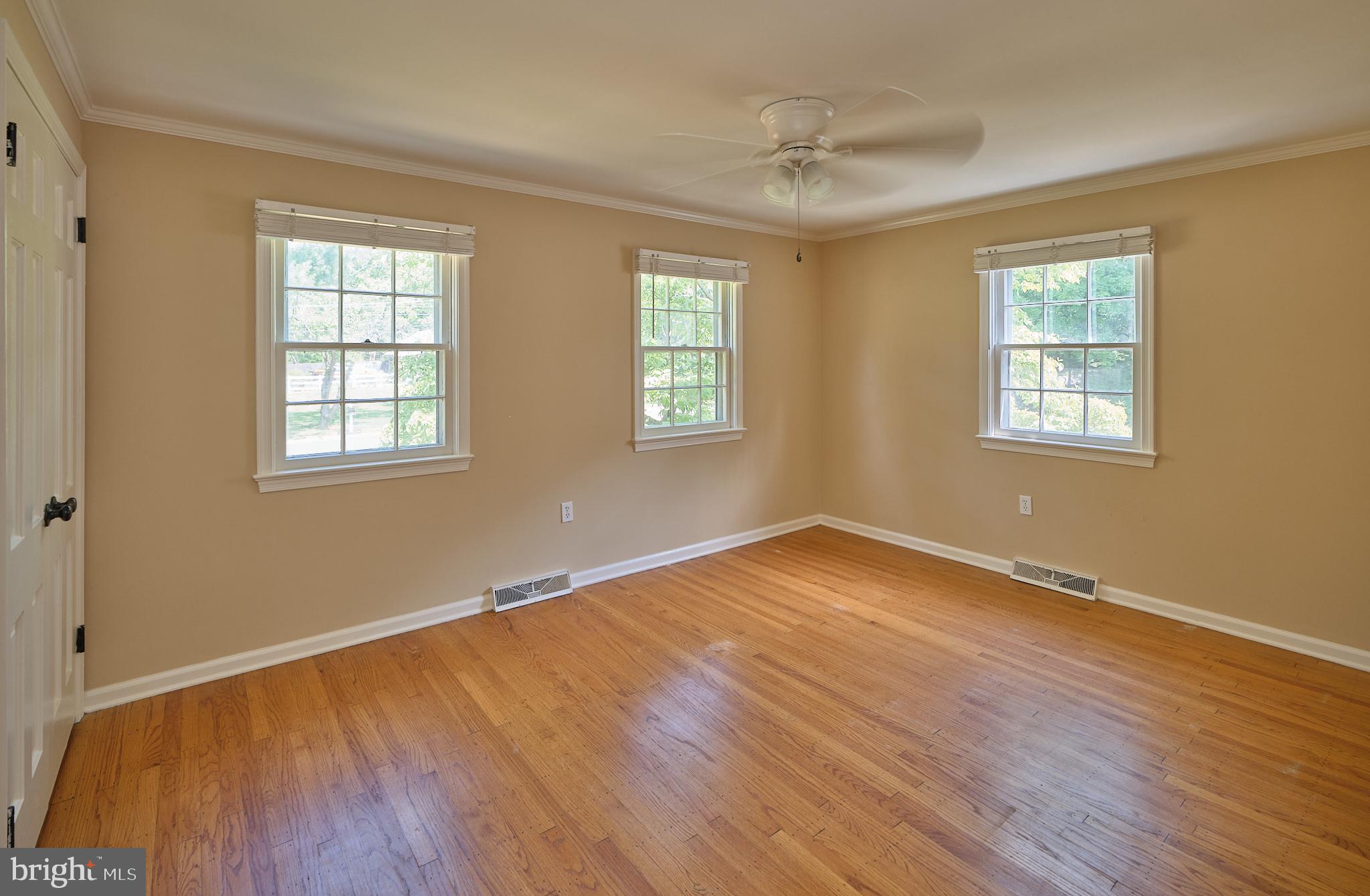 129 FOXCROFT DRIVE