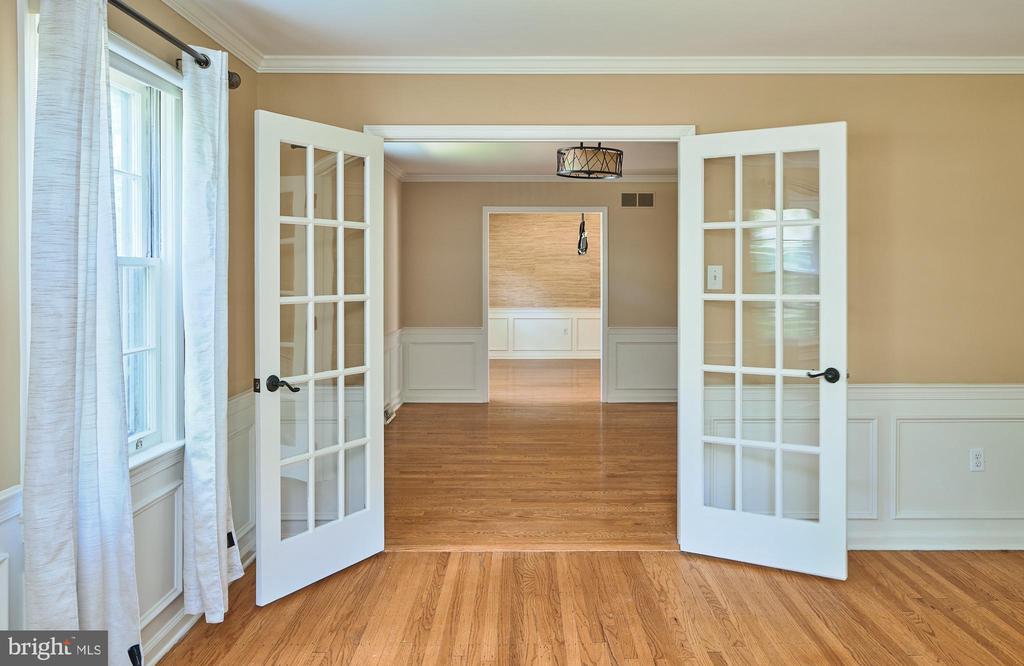 129 FOXCROFT DRIVE