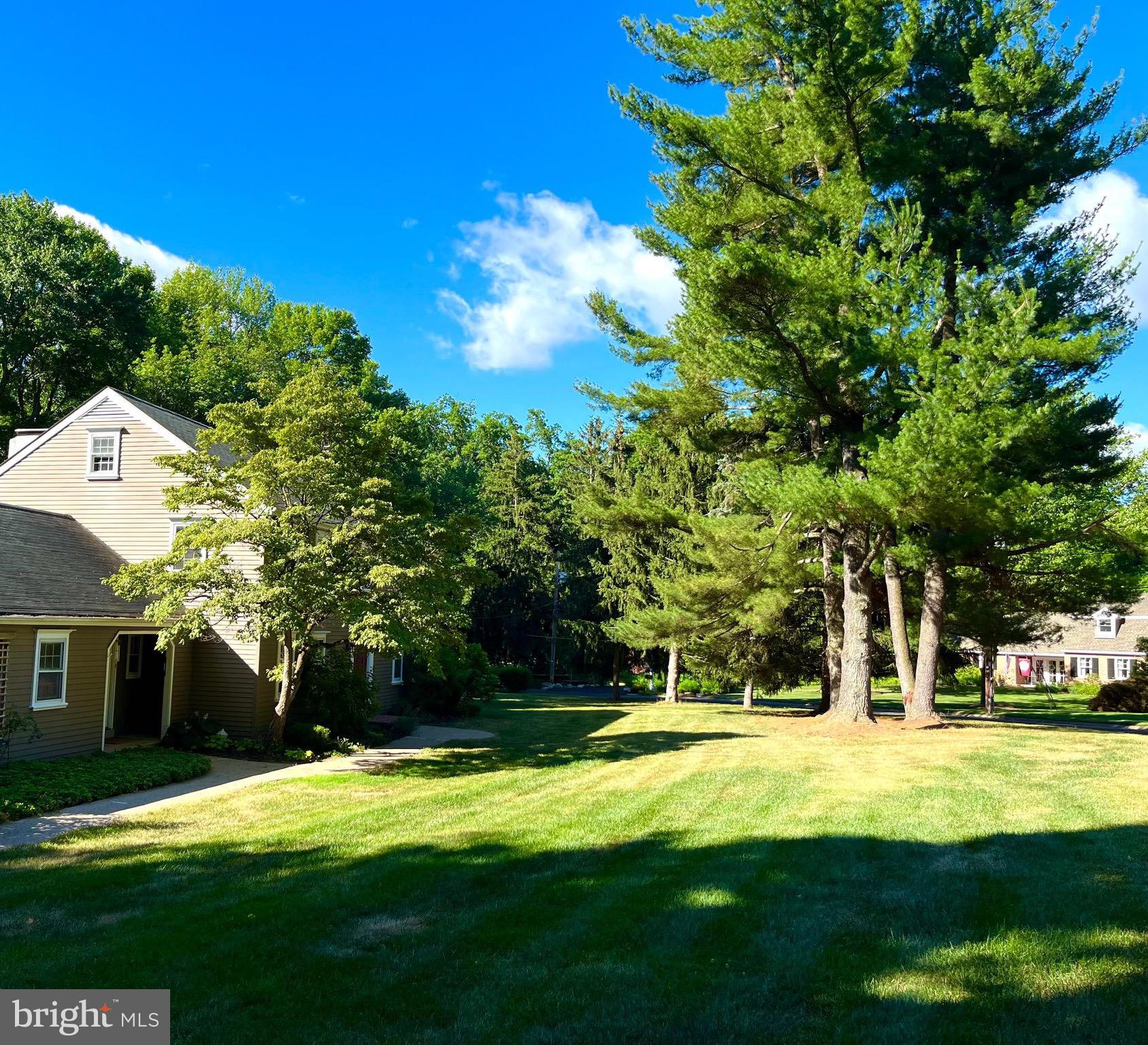 129 FOXCROFT DRIVE