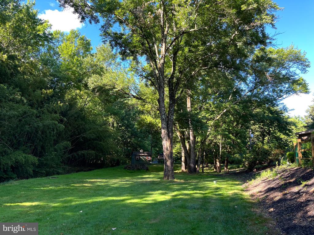 129 FOXCROFT DRIVE