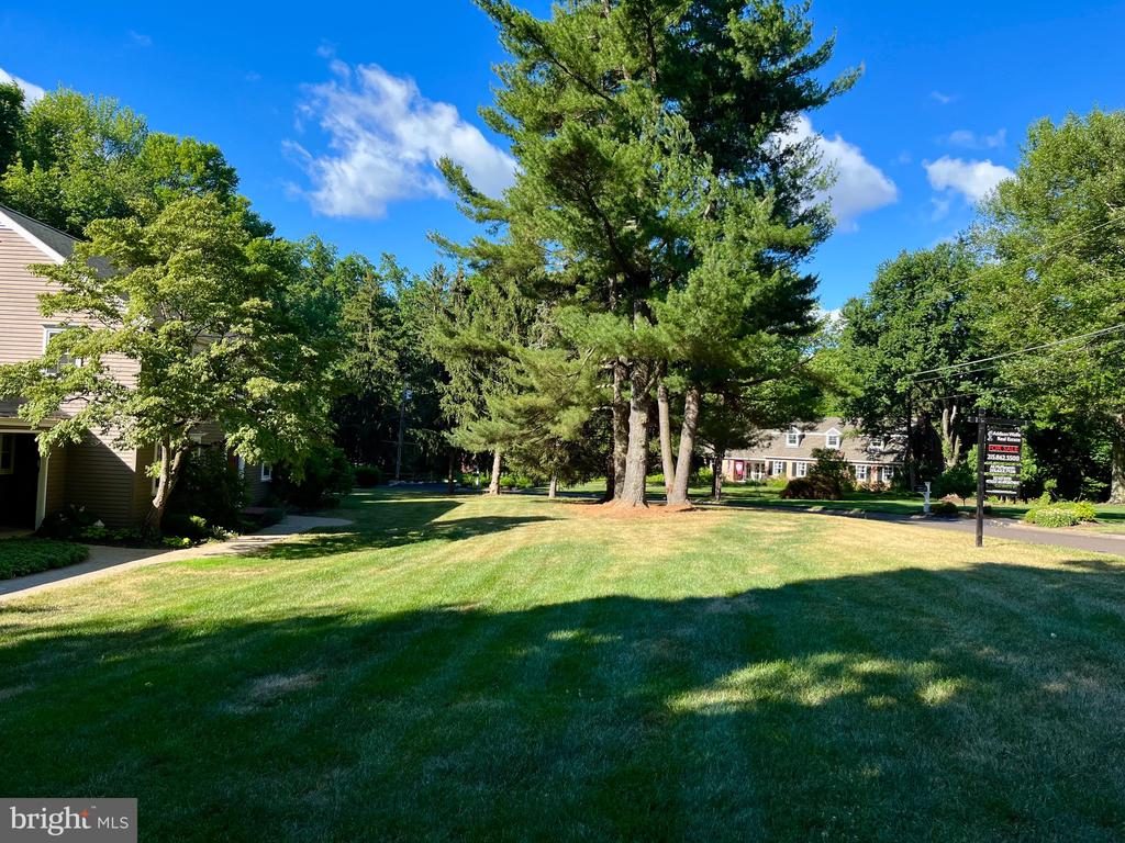 129 FOXCROFT DRIVE