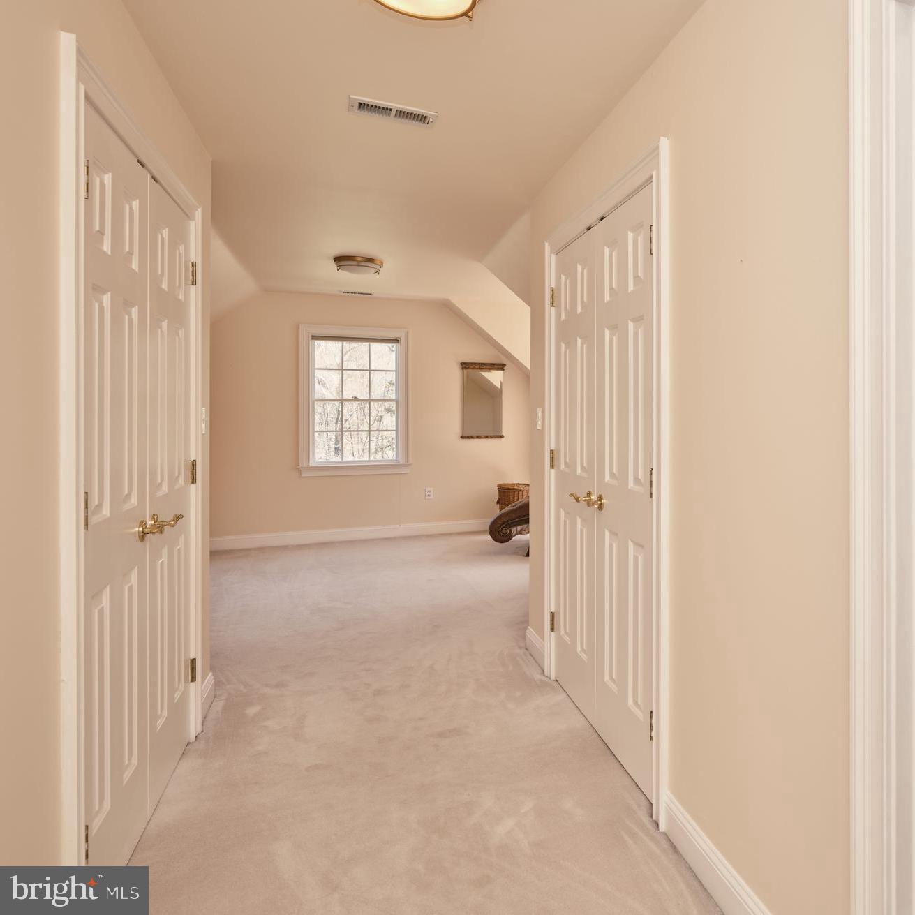 4 KINGSWOOD DRIVE
