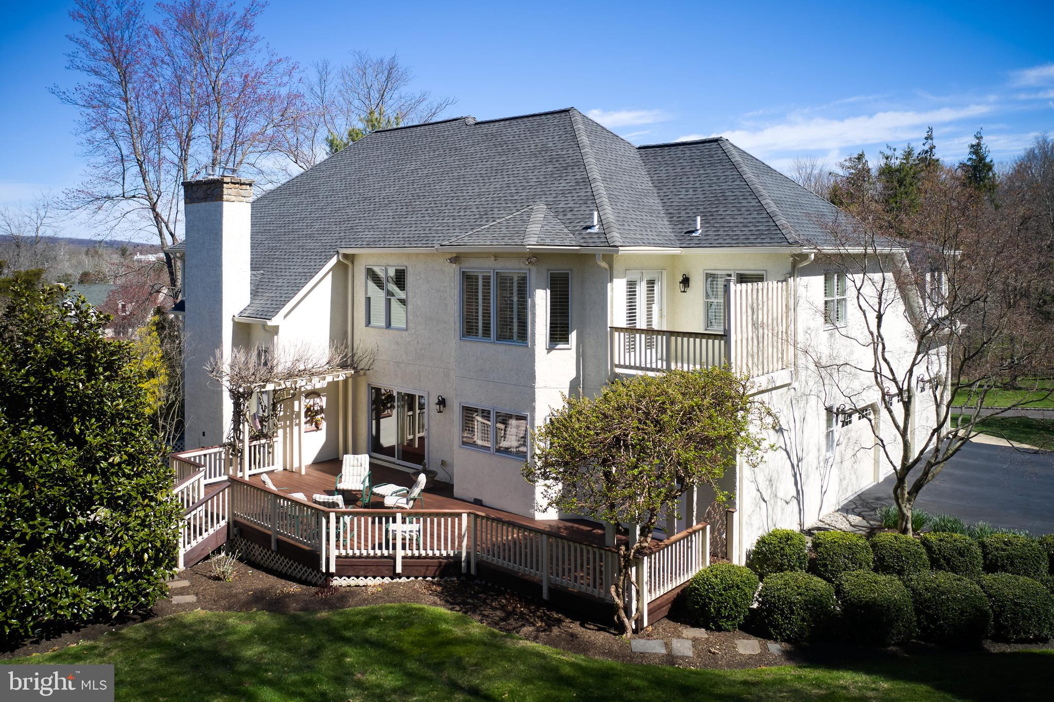 4 KINGSWOOD DRIVE