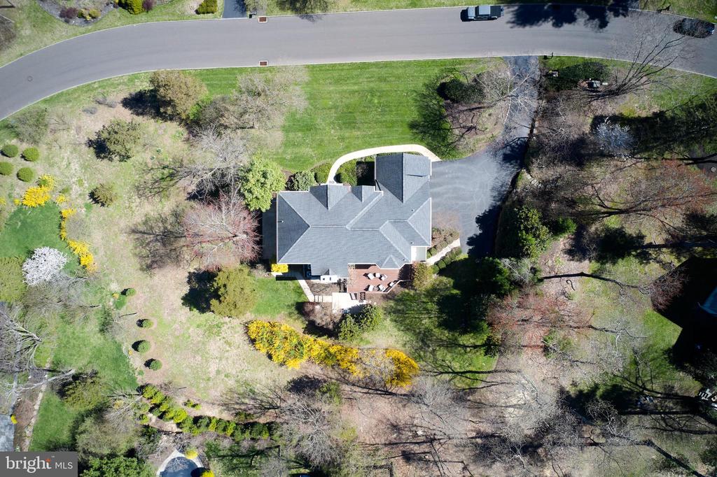4 KINGSWOOD DRIVE