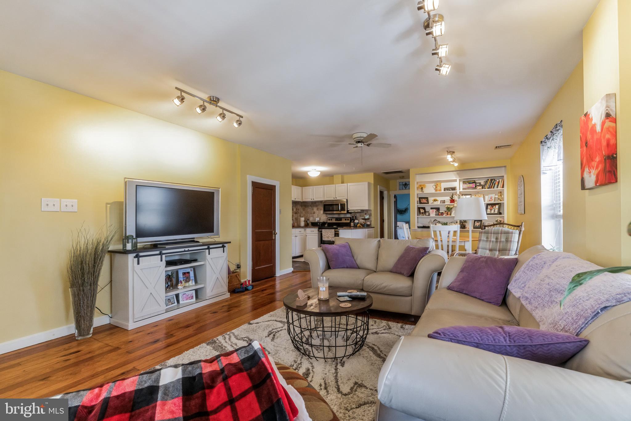 420 W CHESTNUT STREET