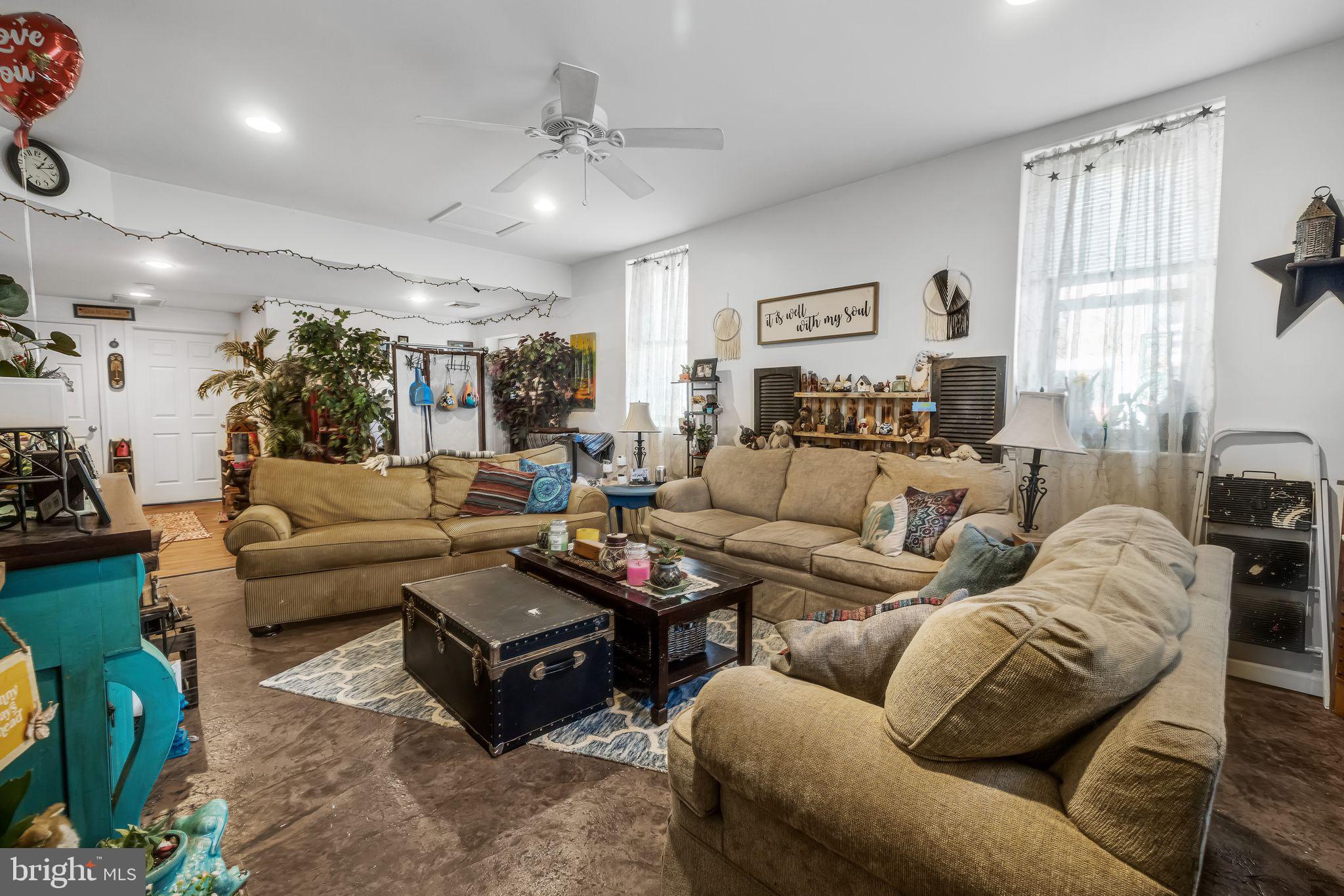 420 W CHESTNUT STREET