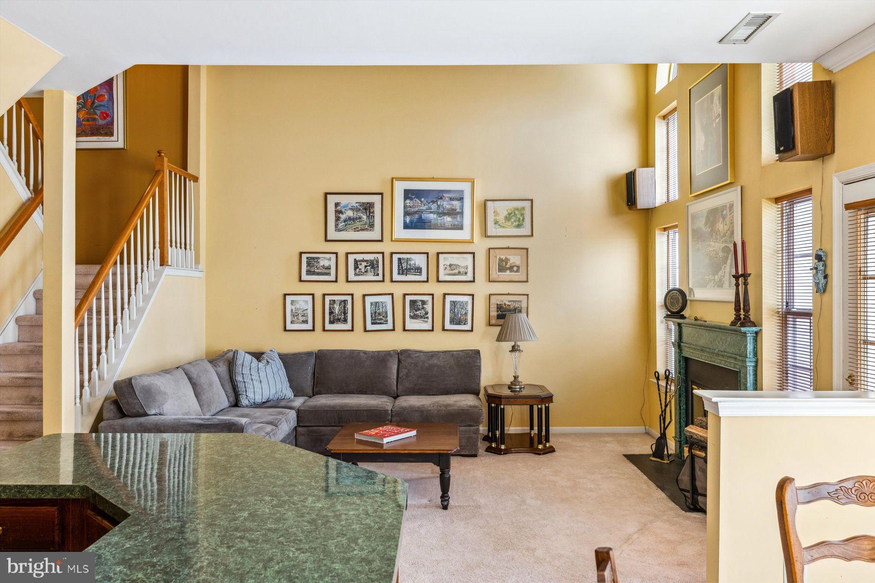 422 FAIRVIEW WAY