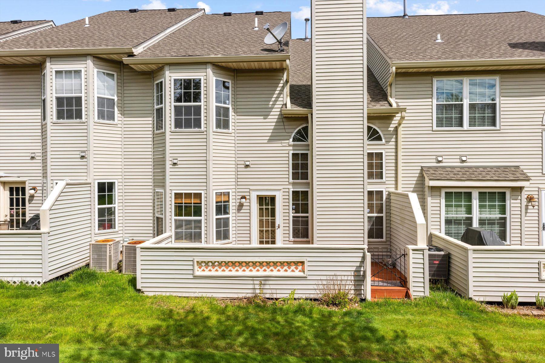 422 FAIRVIEW WAY