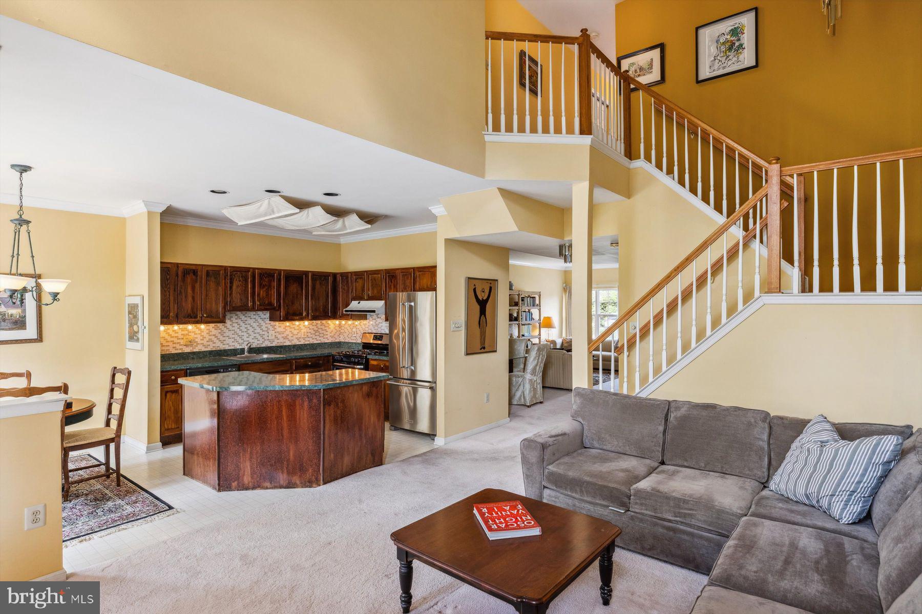 422 FAIRVIEW WAY