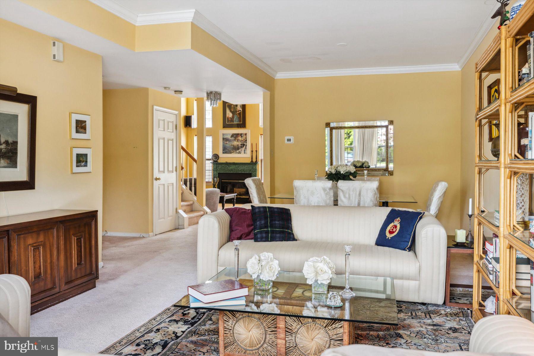 422 FAIRVIEW WAY