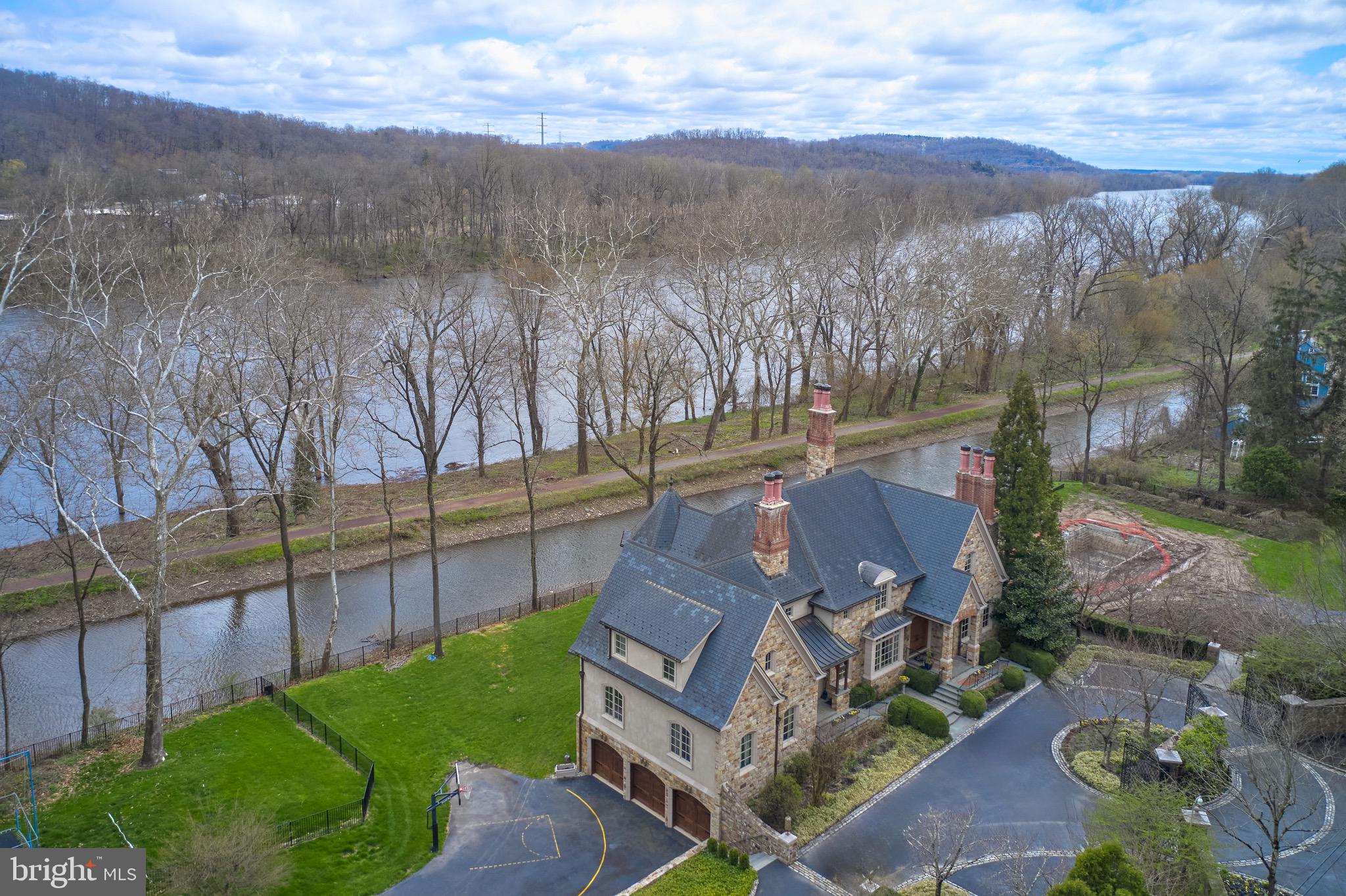 1726 RIVER ROAD
