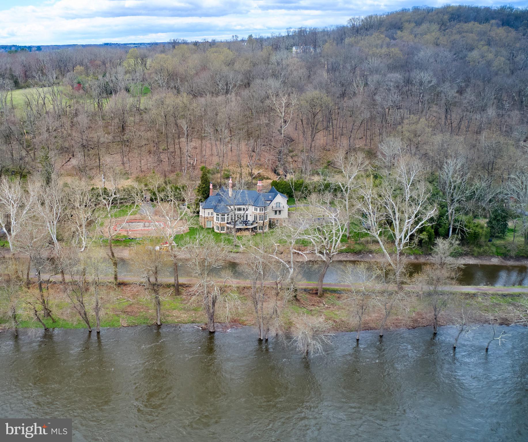 1726 RIVER ROAD