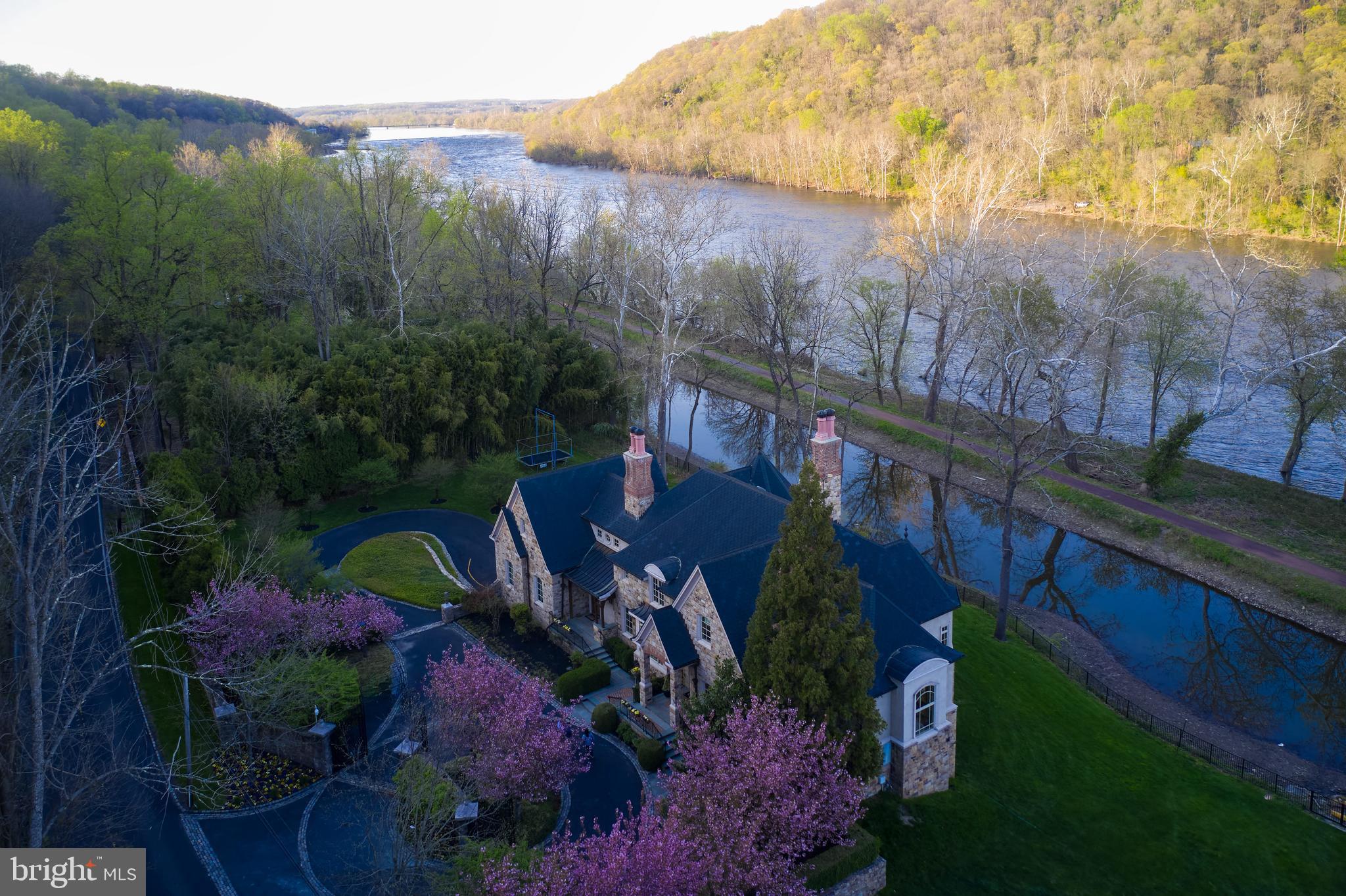 1726 RIVER ROAD