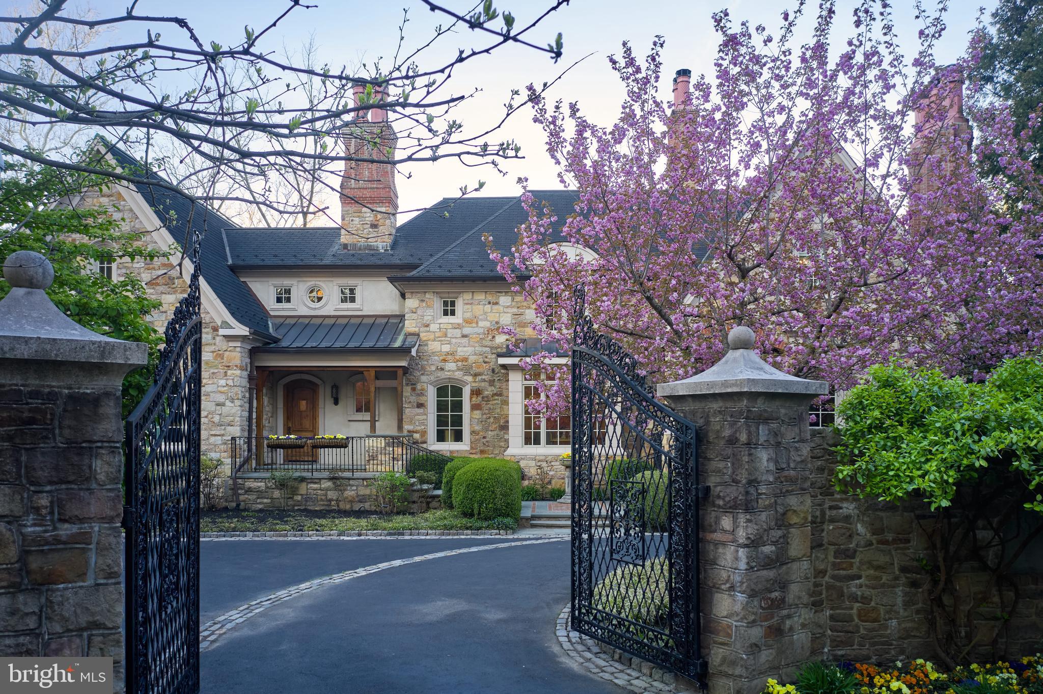 1726 RIVER ROAD