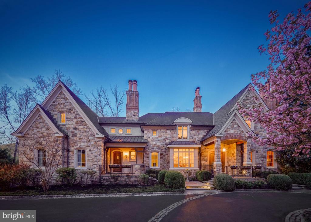 1726 RIVER ROAD