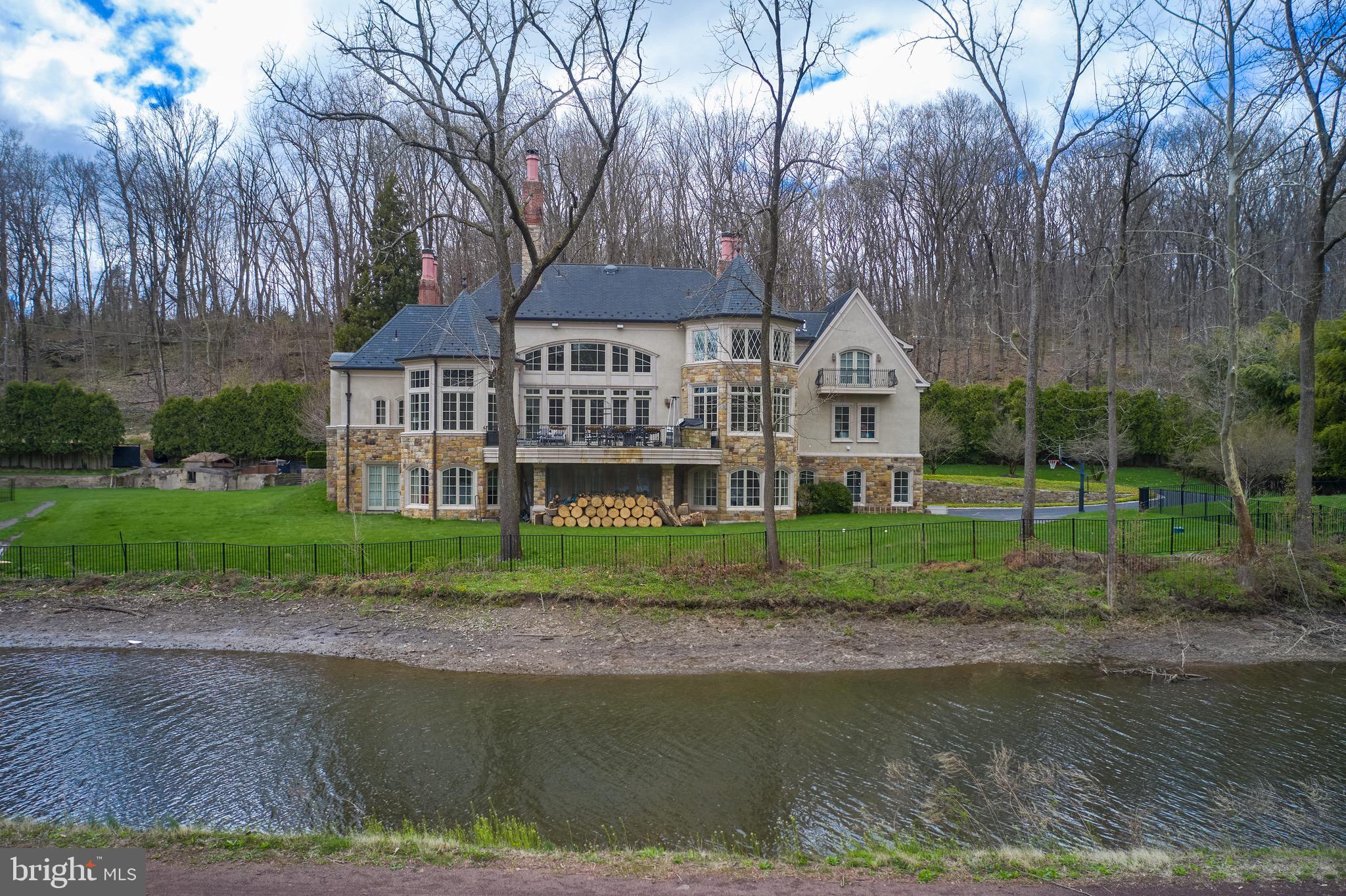 1726 RIVER ROAD