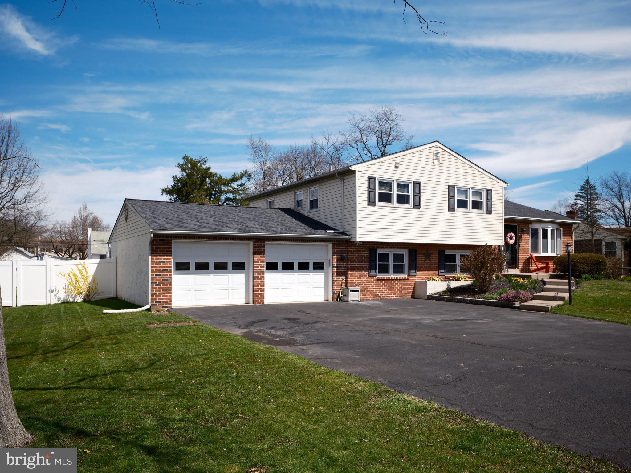 129 CLEMATIS WAY