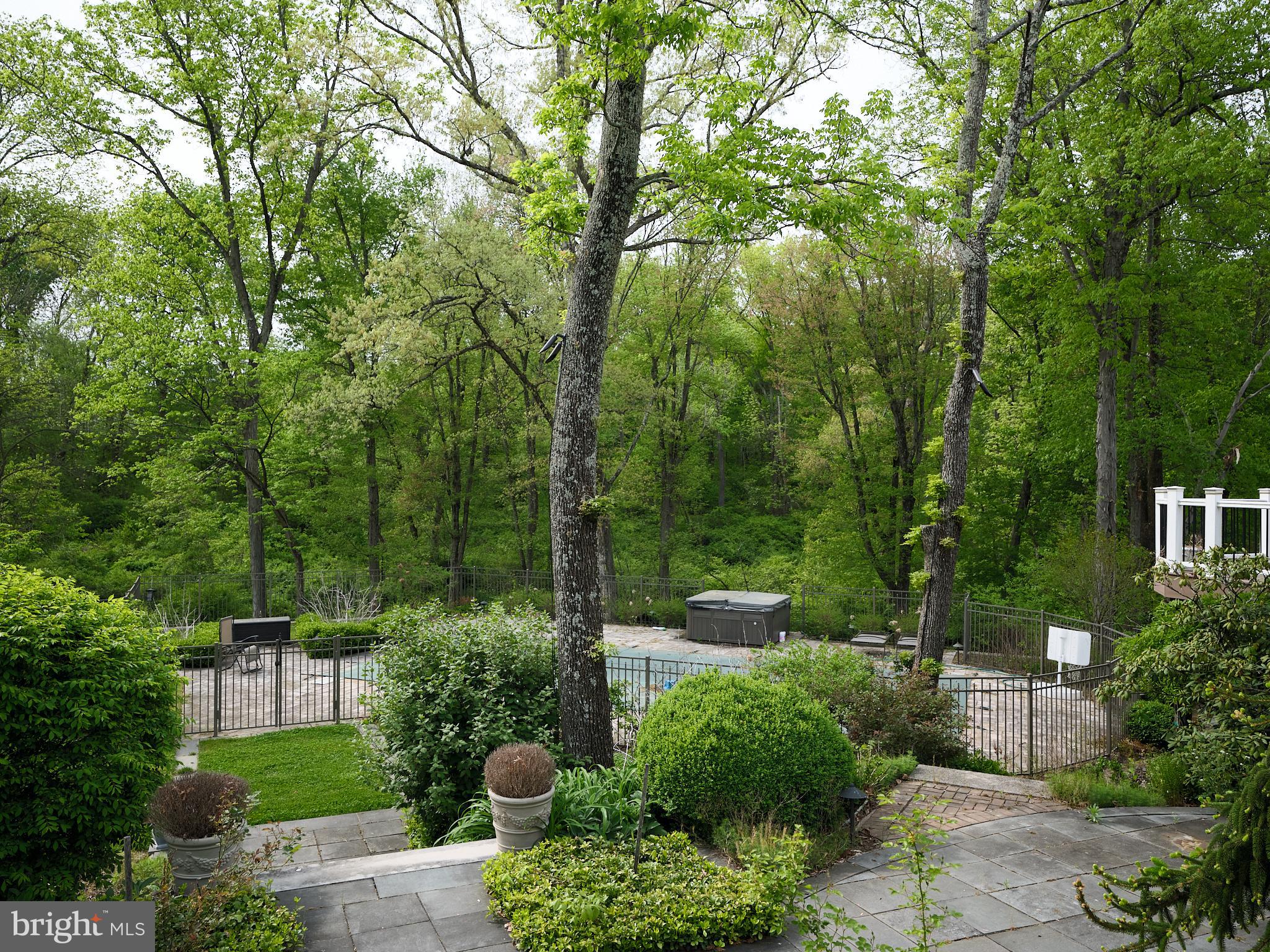 17 GREENBRIAR CIRCLE