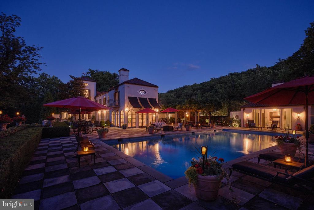 3052 RIVER ROAD