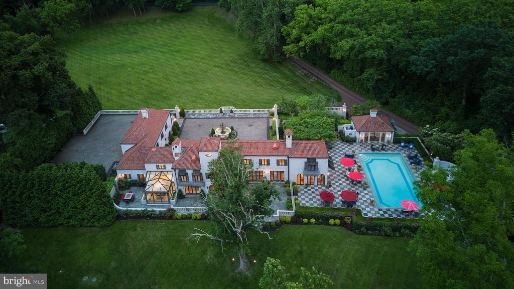 3052 RIVER ROAD
