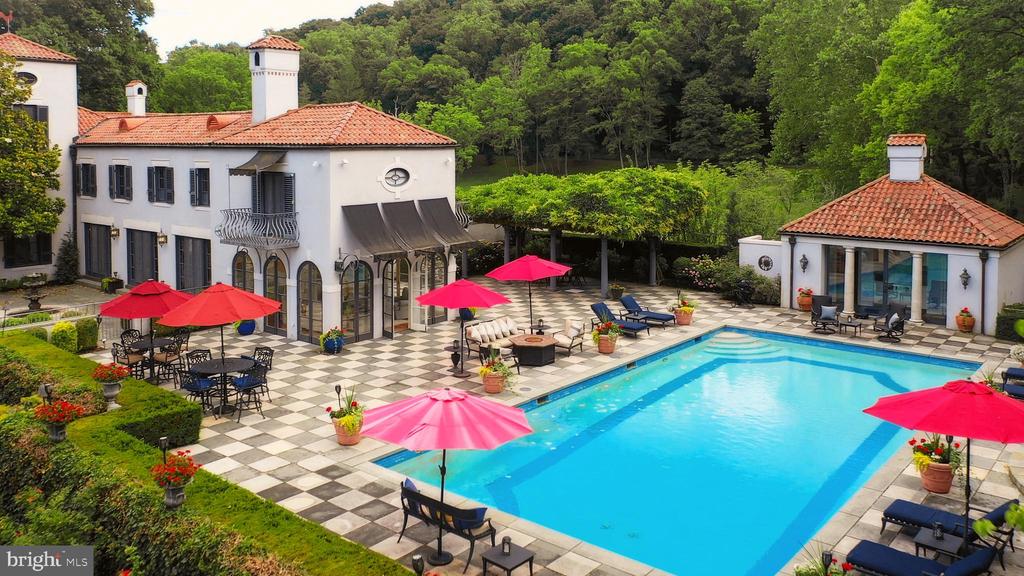 3052 RIVER ROAD