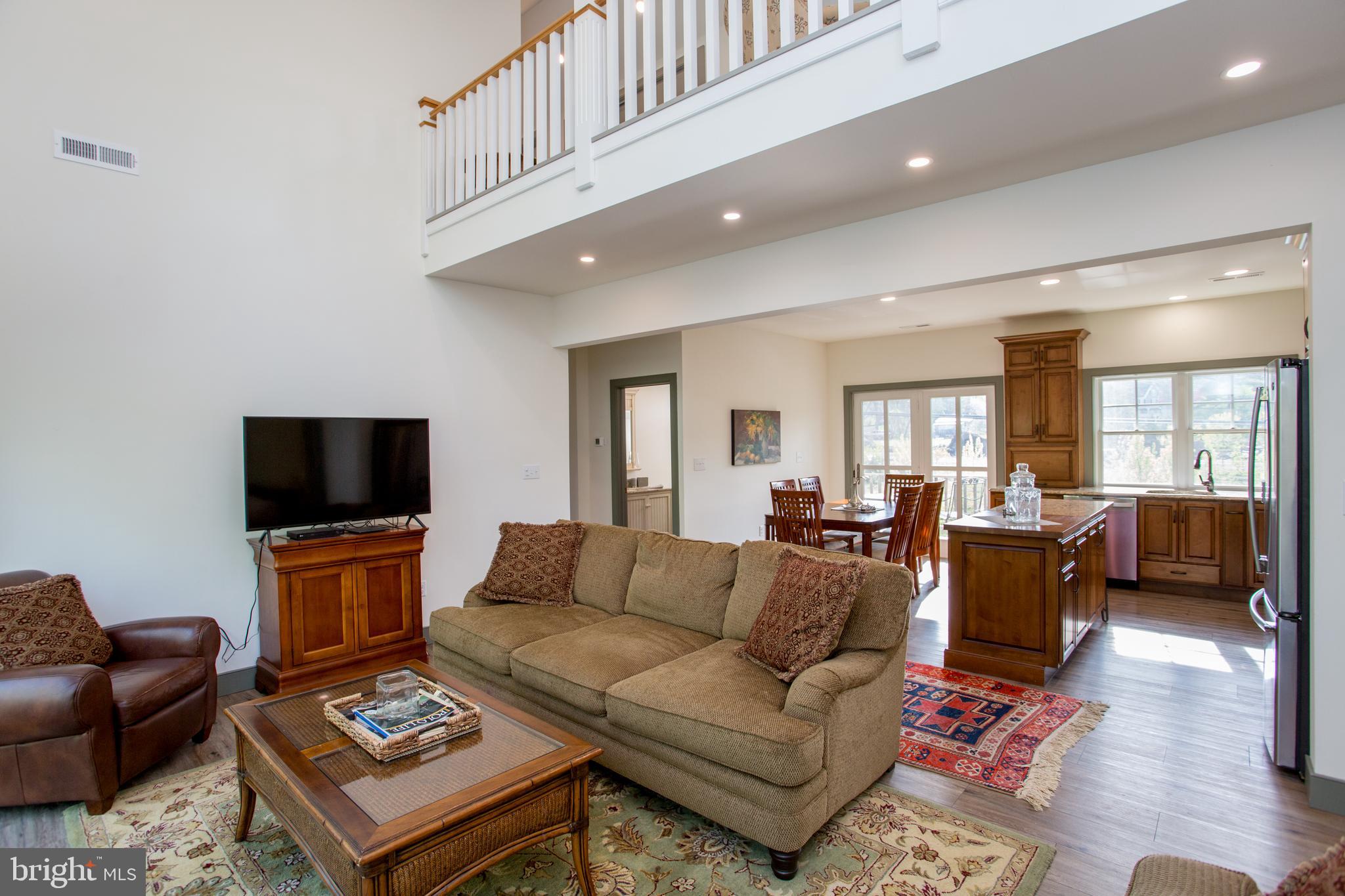10 WALTERS LANE