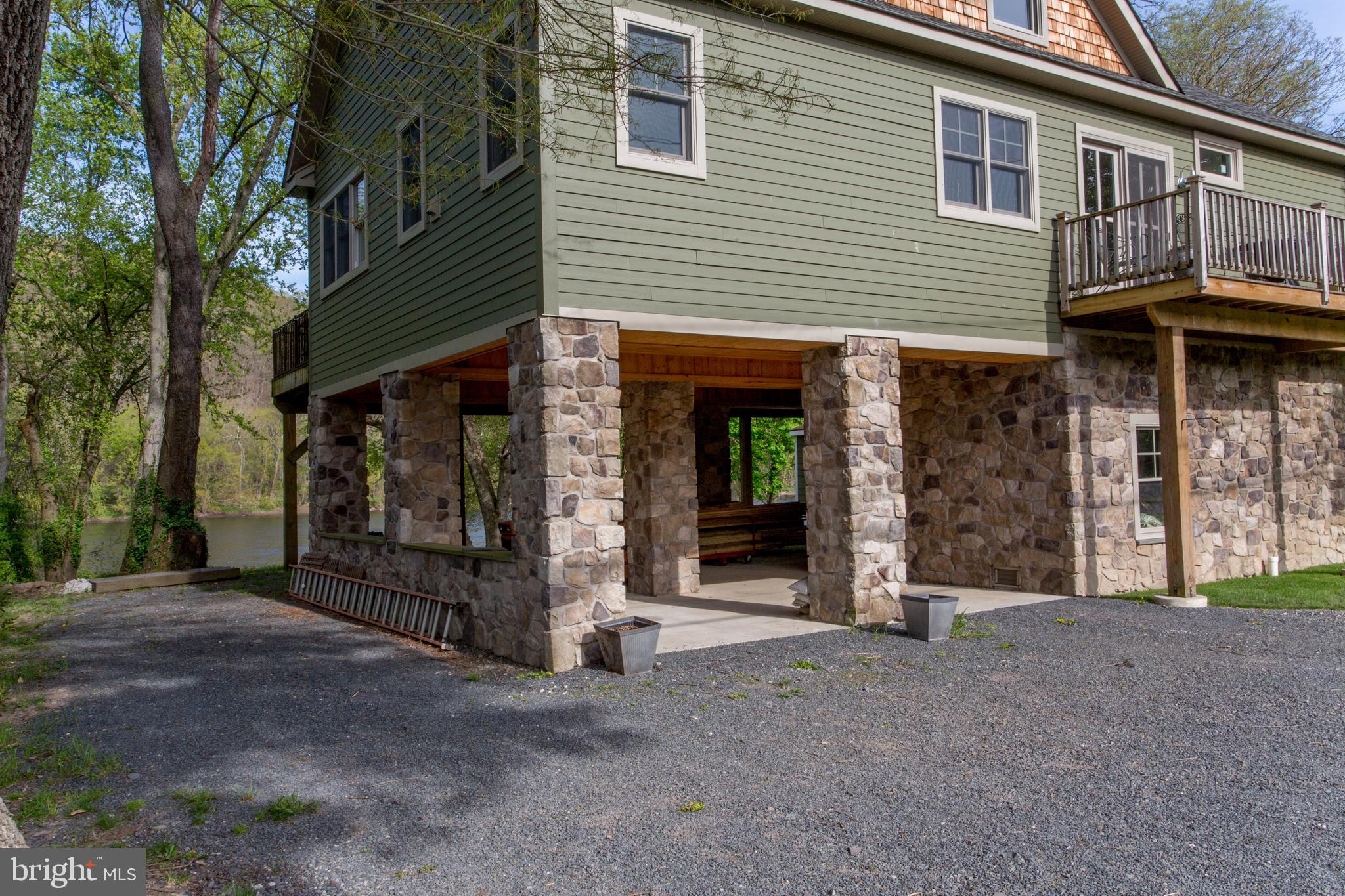 10 WALTERS LANE