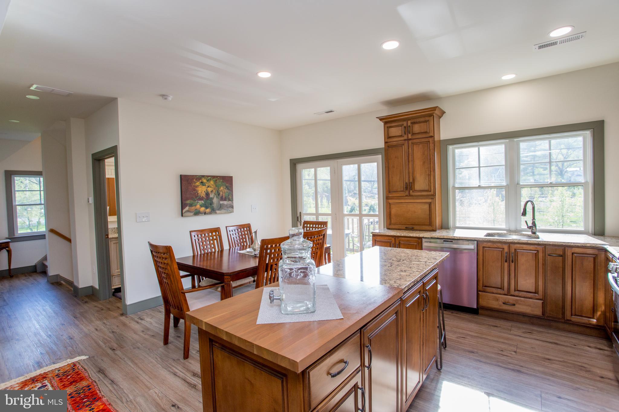 10 WALTERS LANE