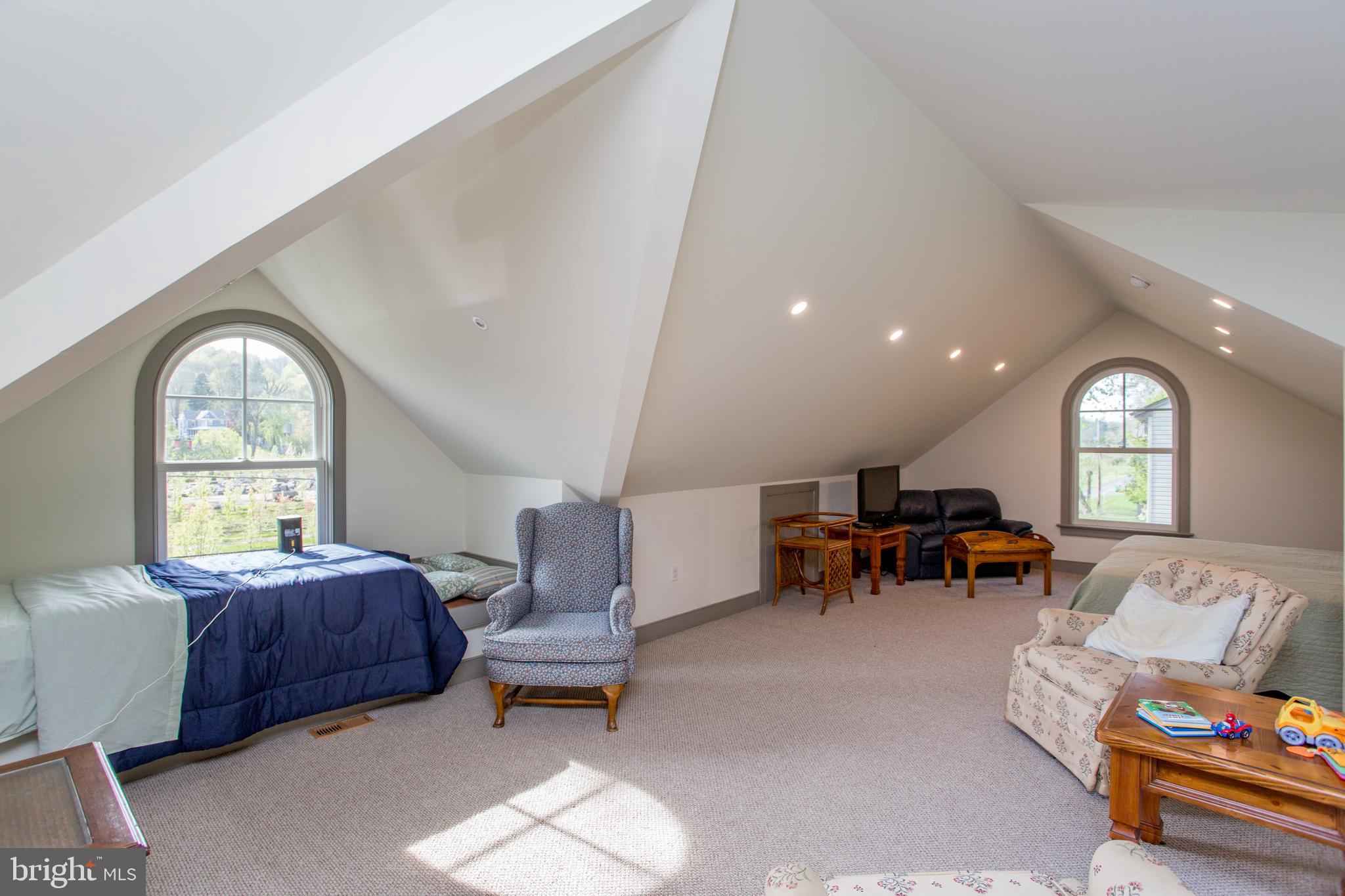 10 WALTERS LANE