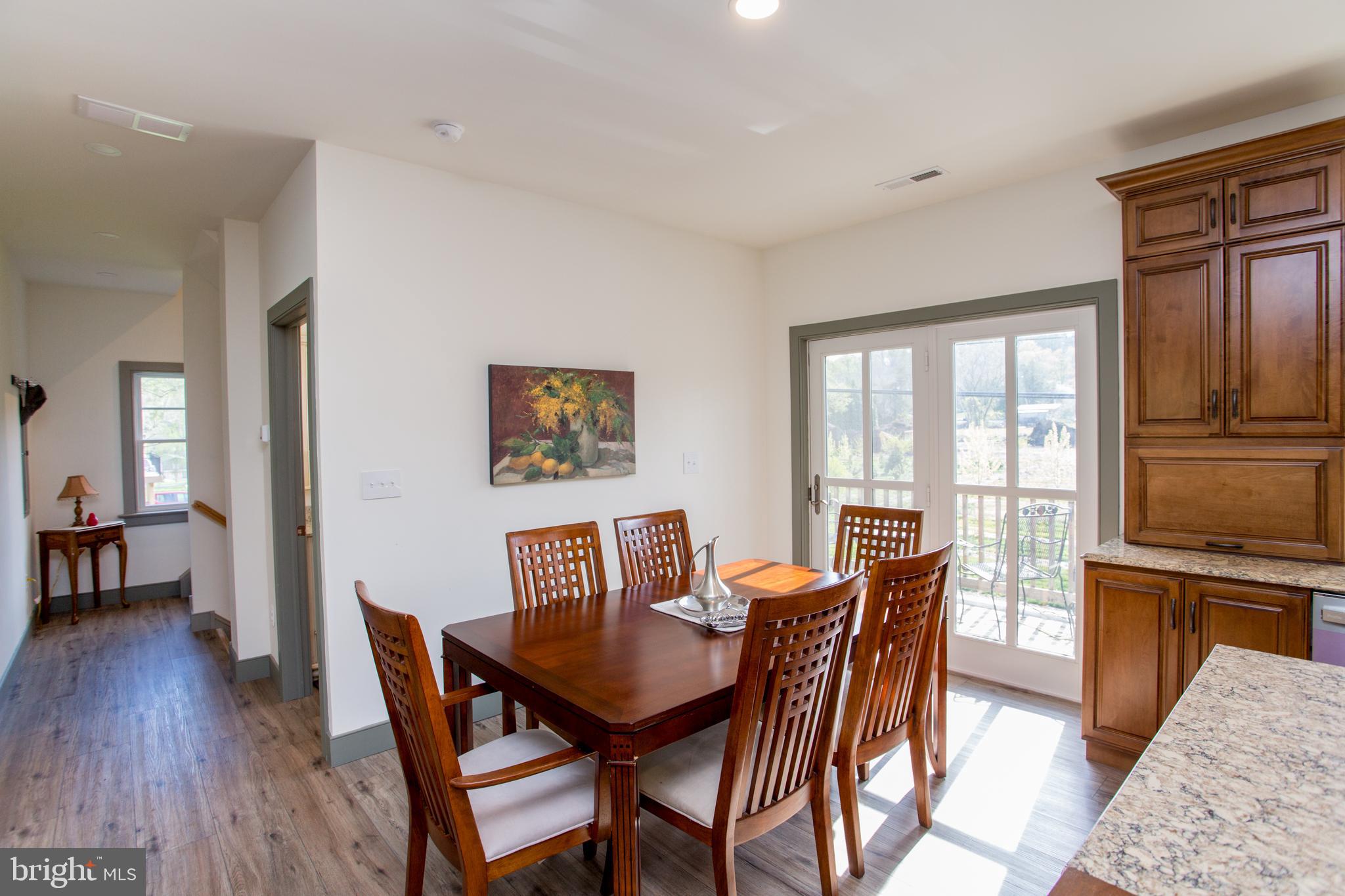 10 WALTERS LANE