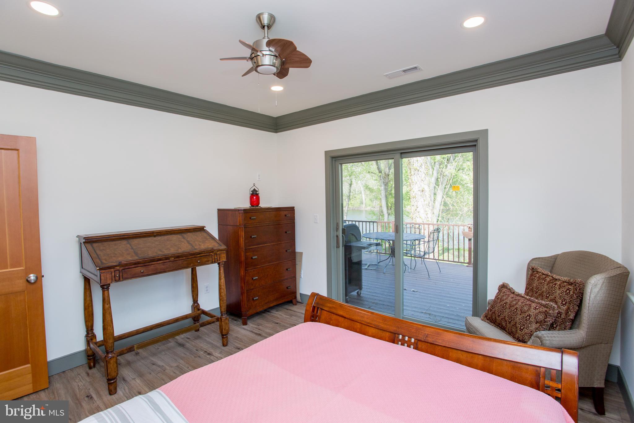 10 WALTERS LANE