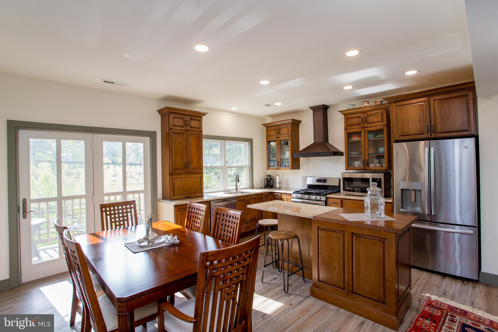 10 WALTERS LANE