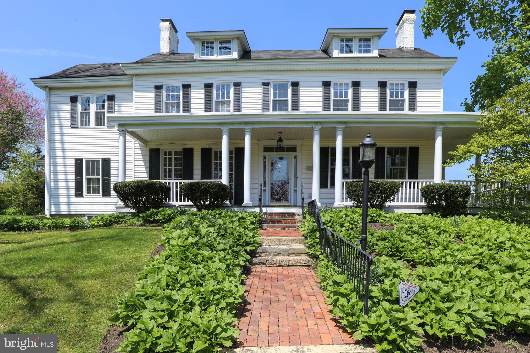 336 LINDEN AVE