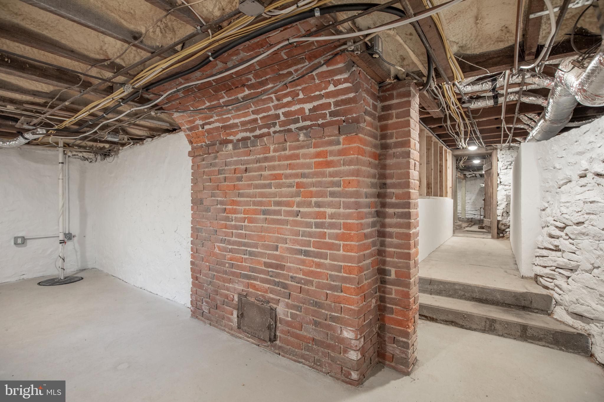 336 LINDEN AVE