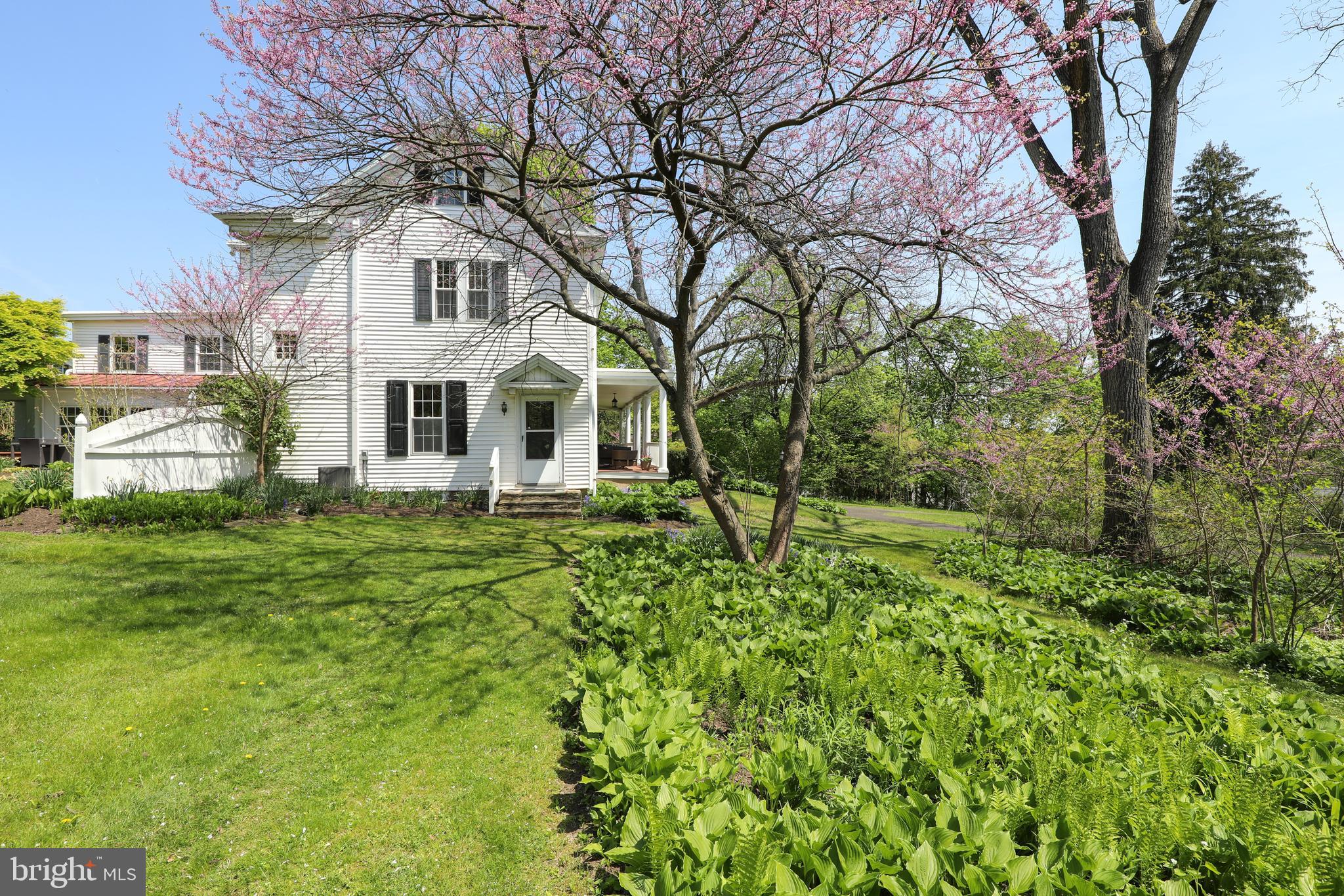 336 LINDEN AVE