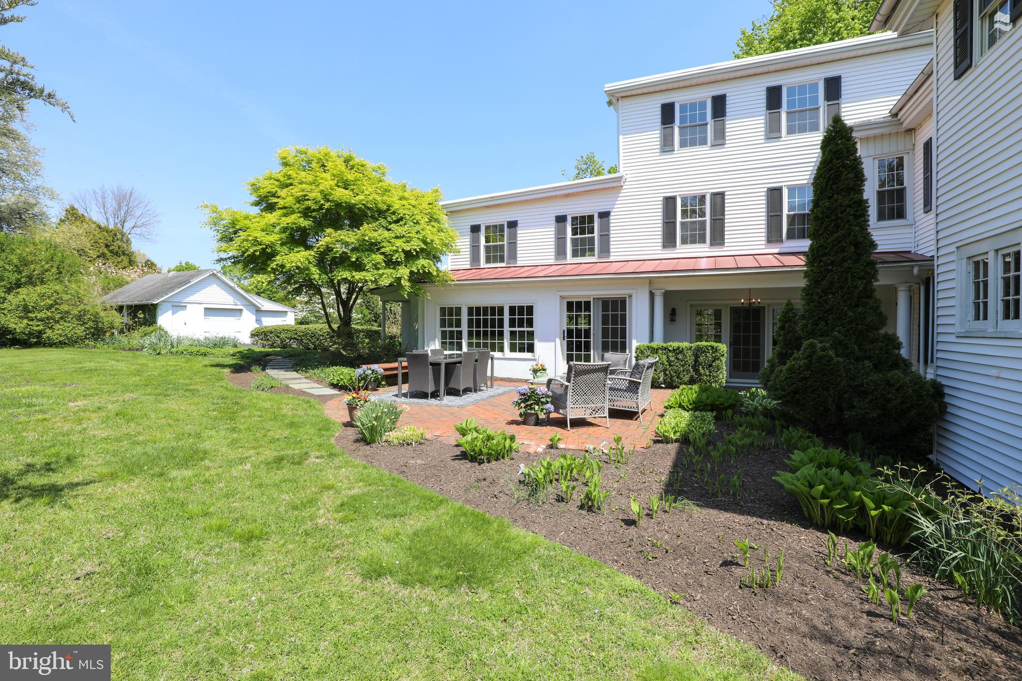 336 LINDEN AVE