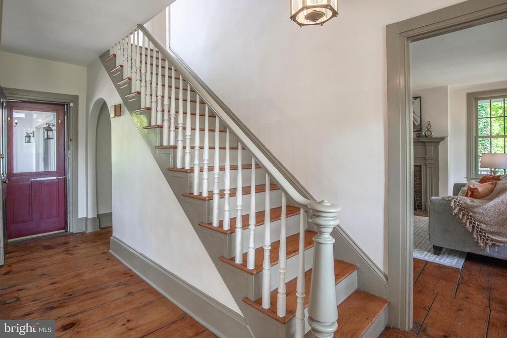 336 LINDEN AVE