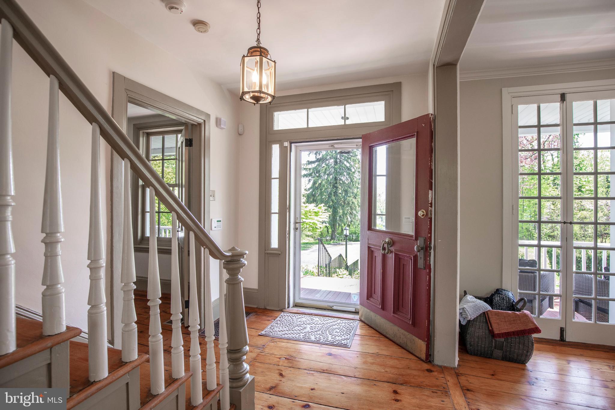 336 LINDEN AVE