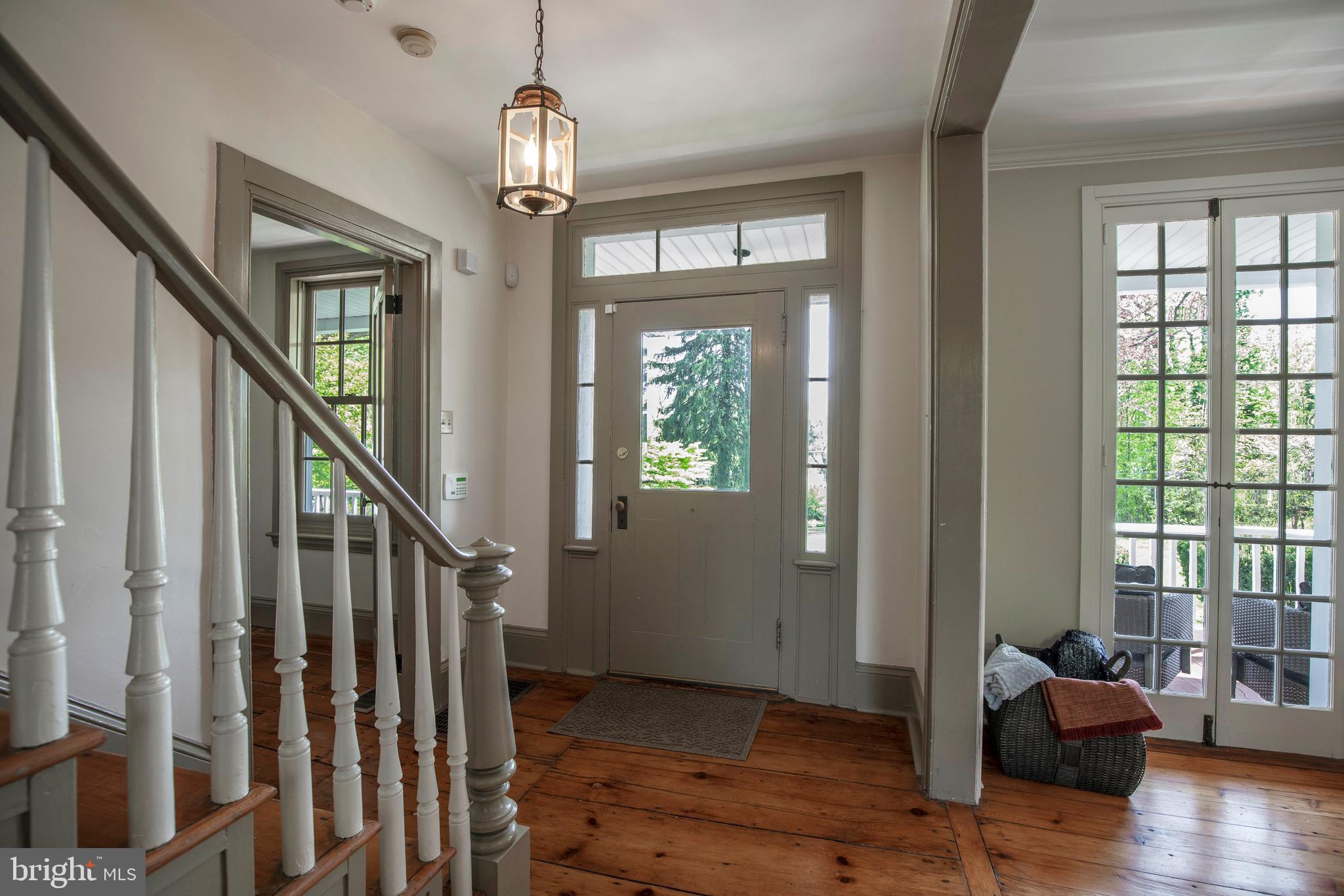 336 LINDEN AVE