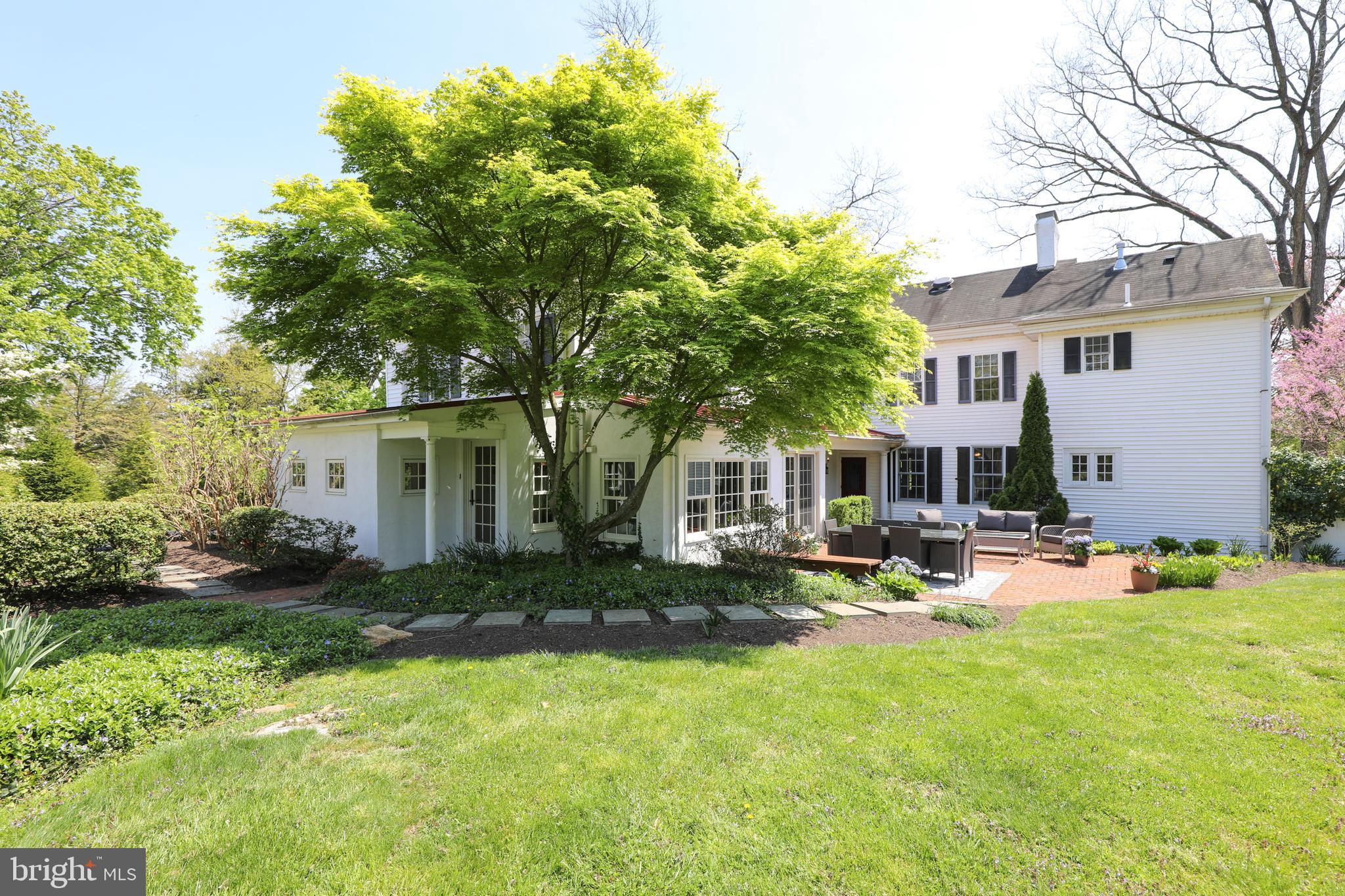 336 LINDEN AVE
