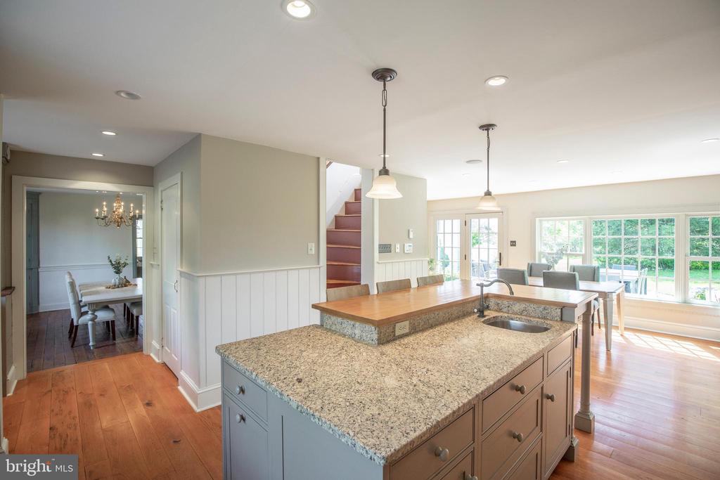 336 LINDEN AVE