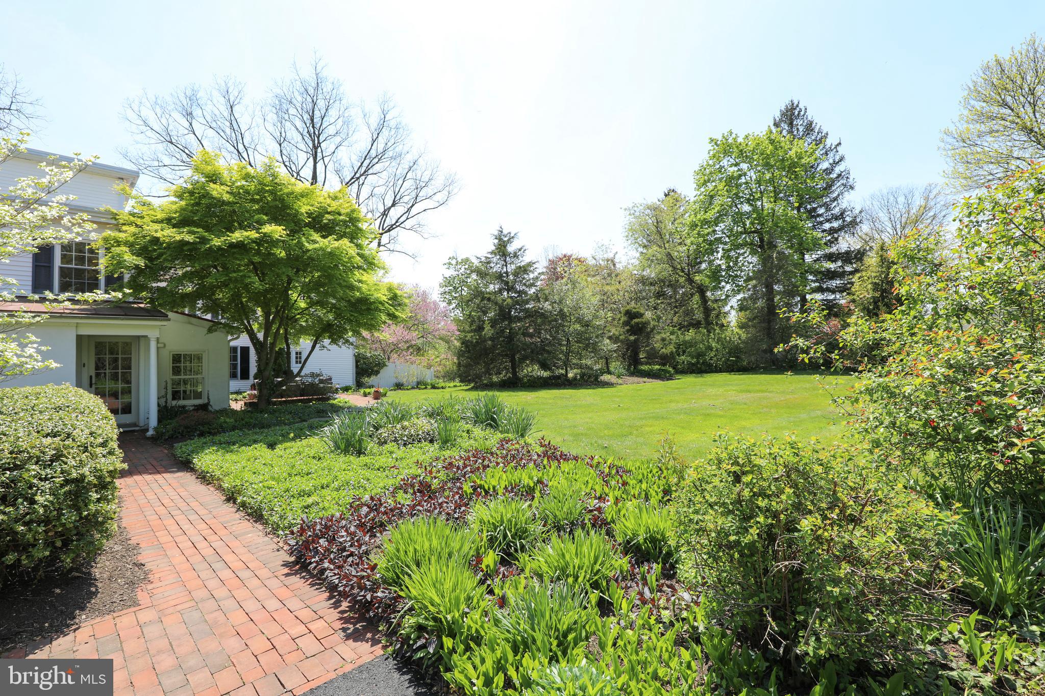 336 LINDEN AVE