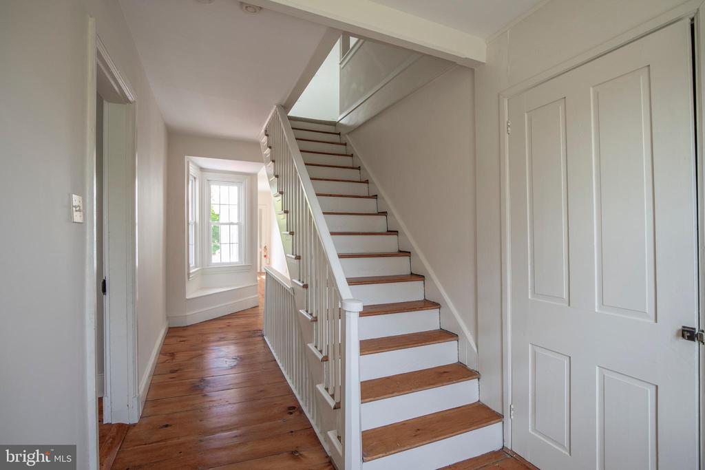 336 LINDEN AVE