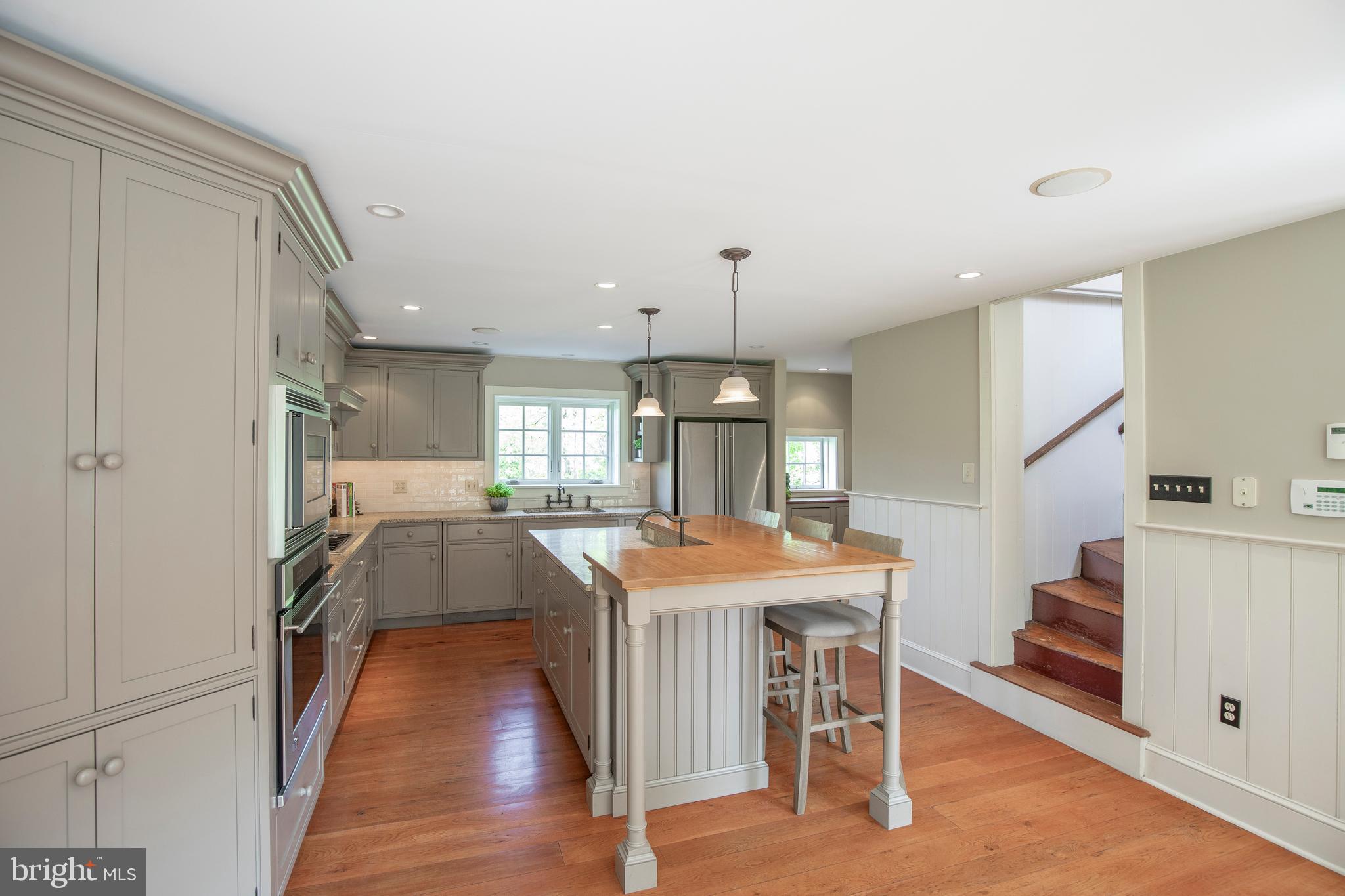 336 LINDEN AVE